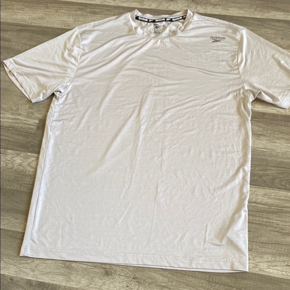 💜 2/$25 Reebok White Short Sleeve Tee Classic Casual - Picture 2 of 2